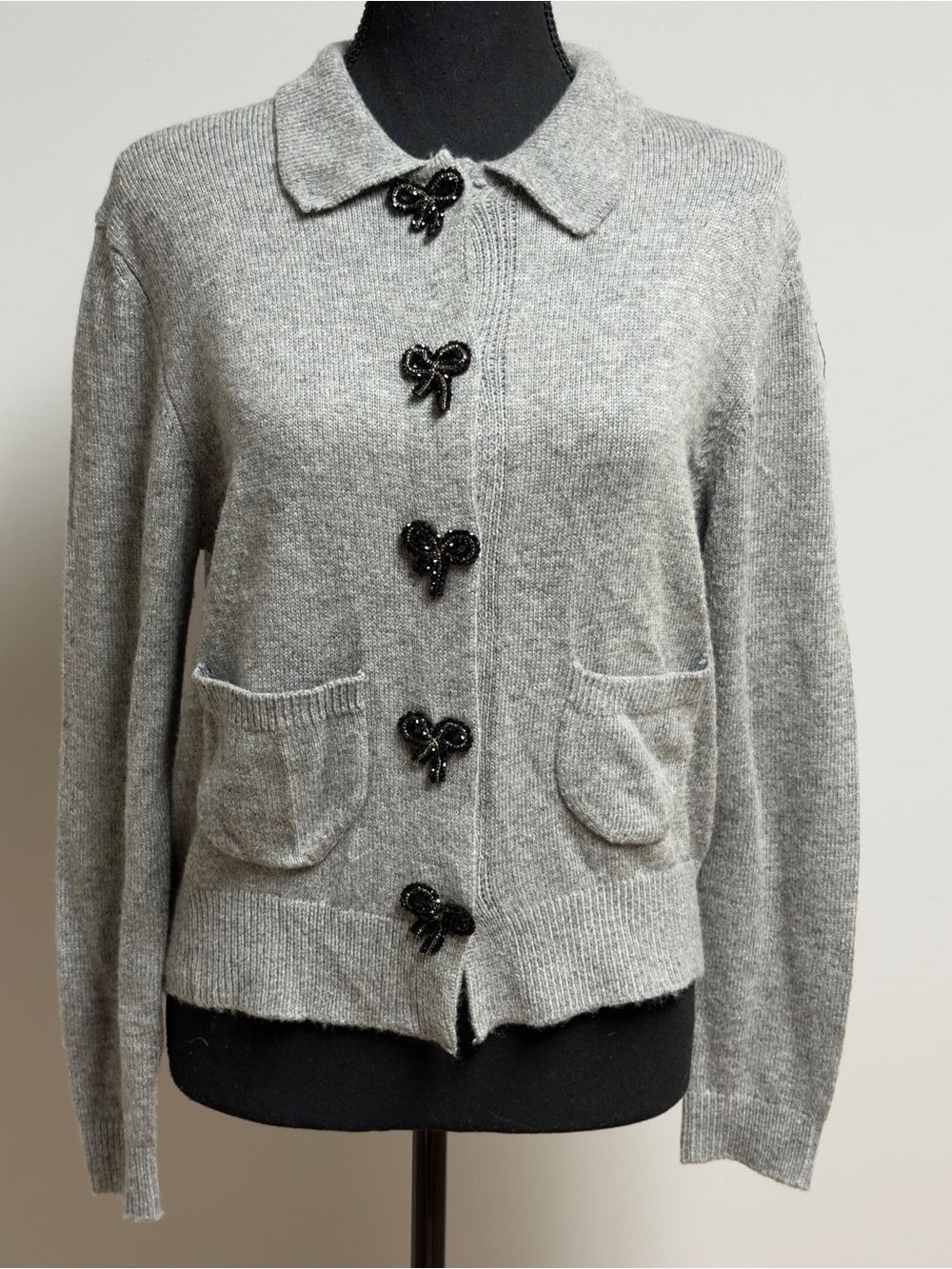 Zara Gray Knit Cardigan Sweater Collared Black Beaded Bow Buttons Women’s Size M